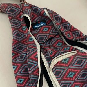 Kavu Rope Bag: 2 colors, 4 pockets, perfect for hiking.